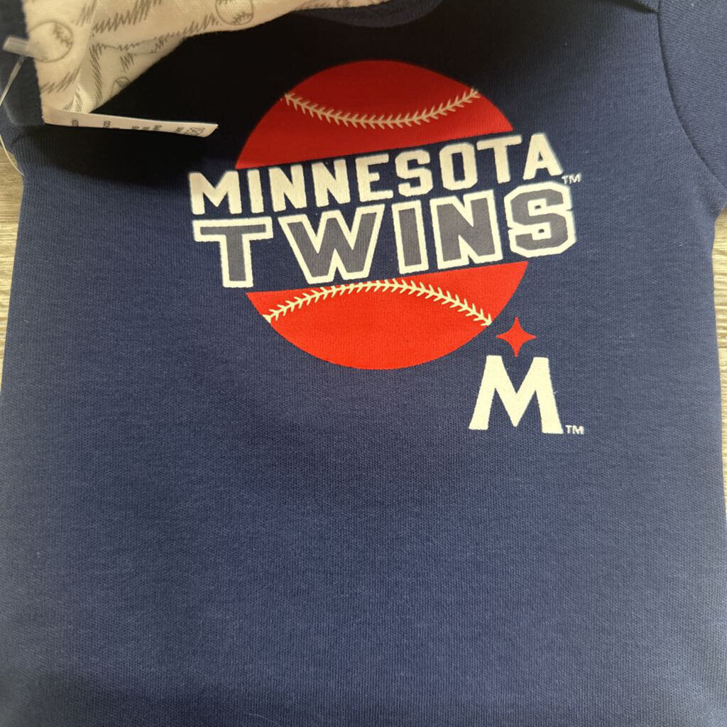 NEW Bodysuit Twins W/ Bib & Booties