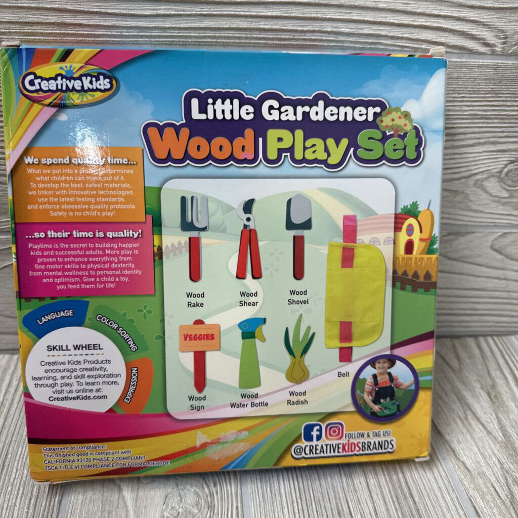 NEW Little Gardener Wood Playset