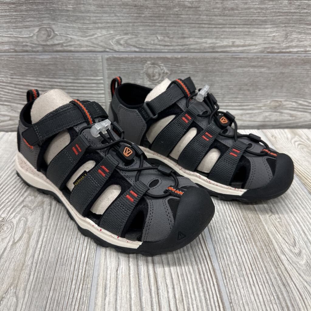 NEW Newport Neo Velcro Sandals 4y