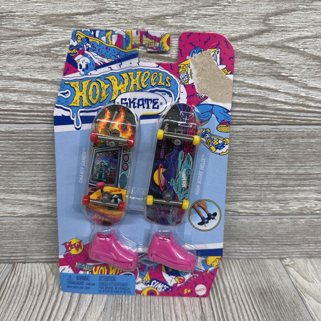 NEW Finger Skateboards Gnarly Gamer