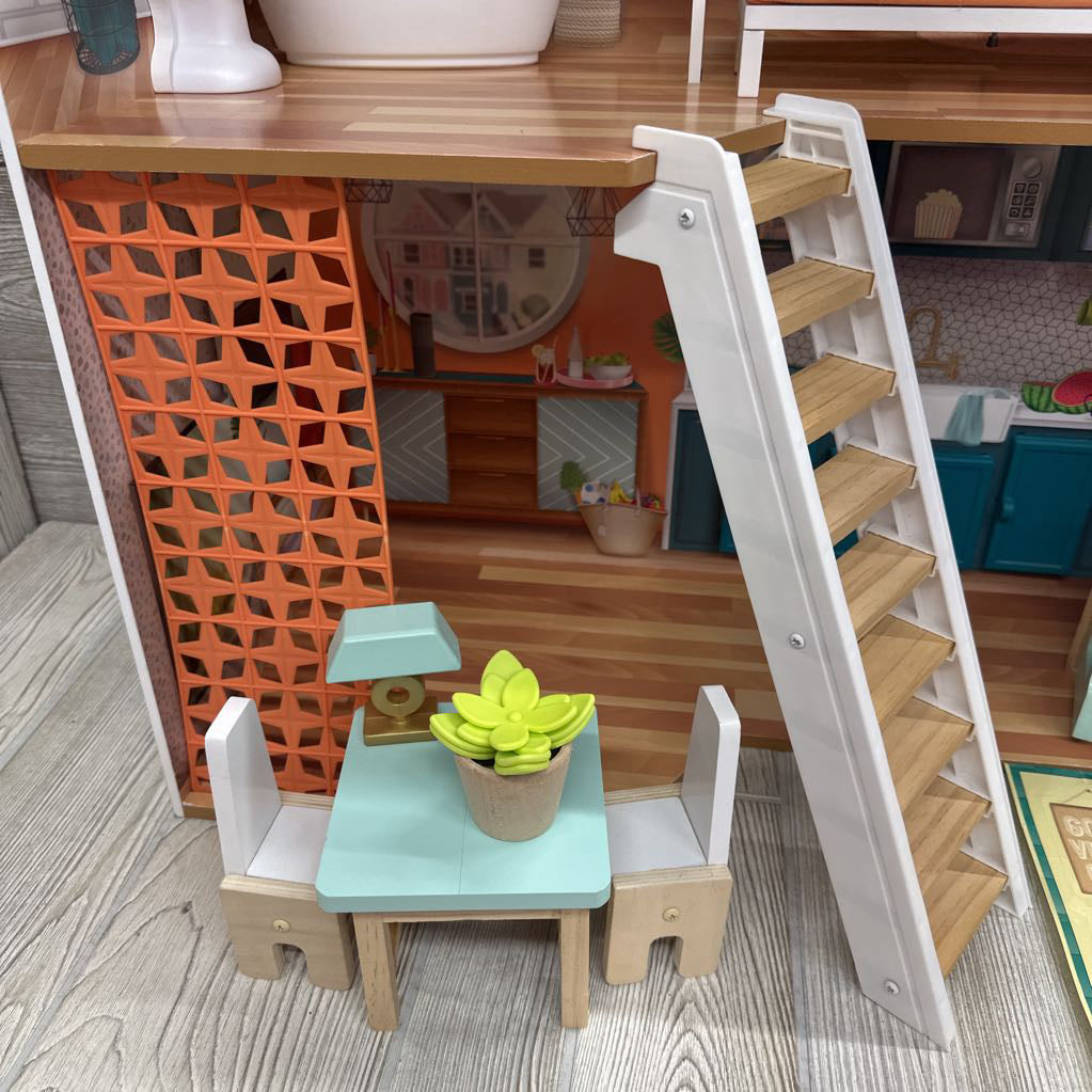 Marlow Doll House*