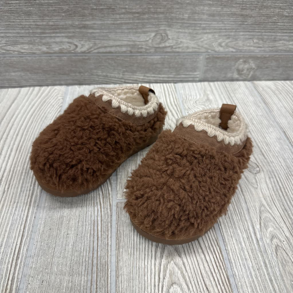 Faux Fur Lined Shoes 8c