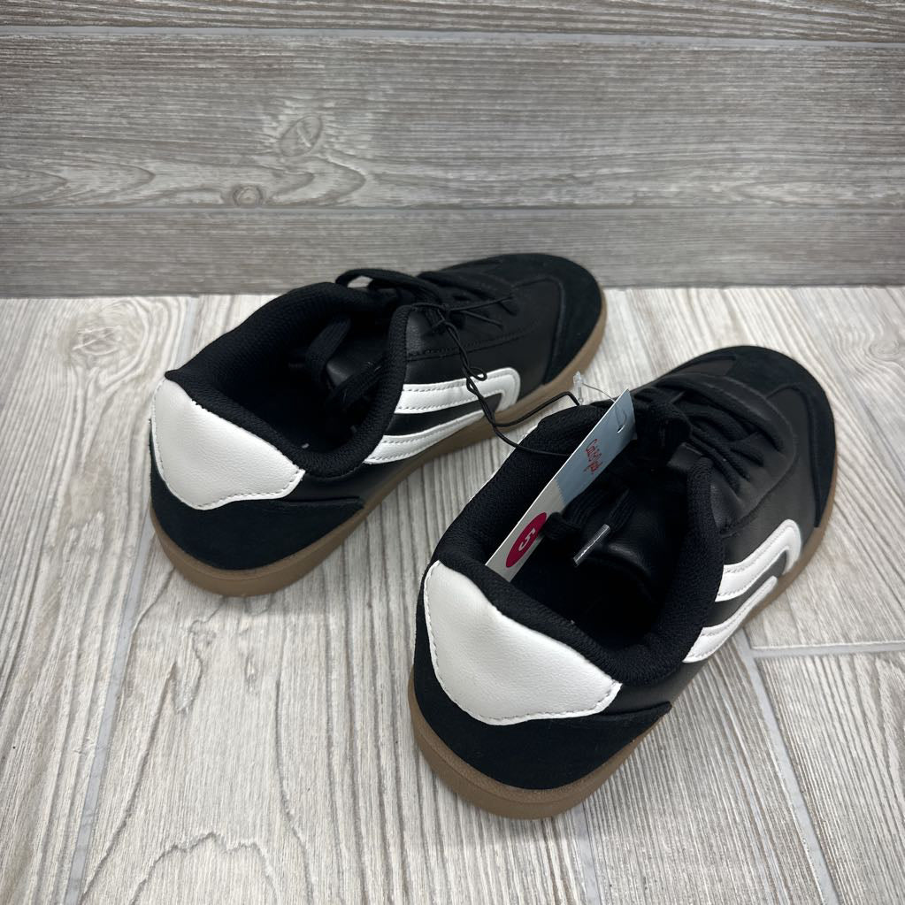 NEW Sneakers 5y