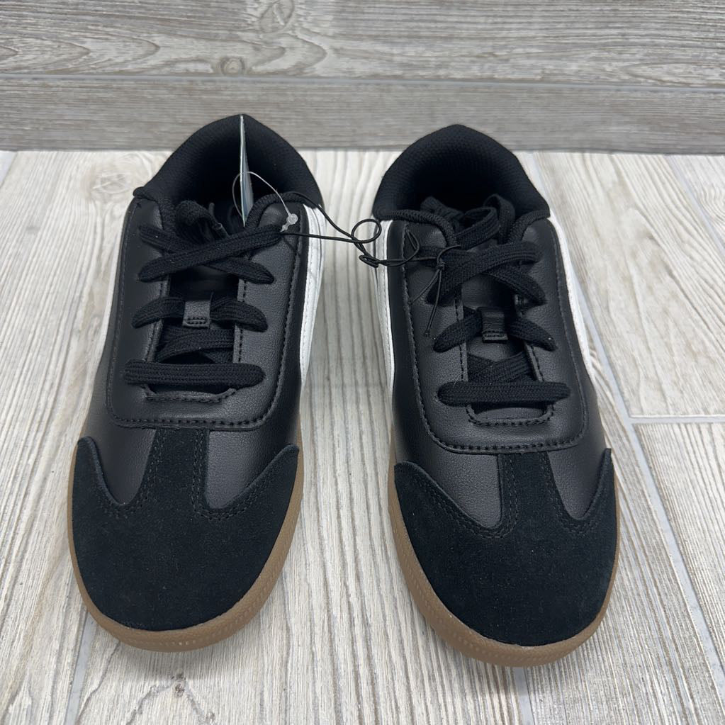 NEW Sneakers 5y
