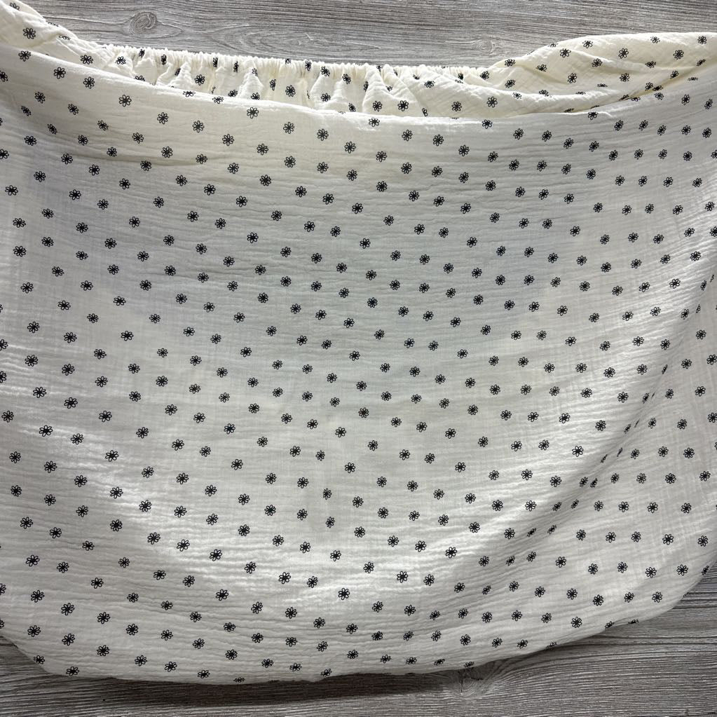 Muslin Mini Crib Sheet Flowers
