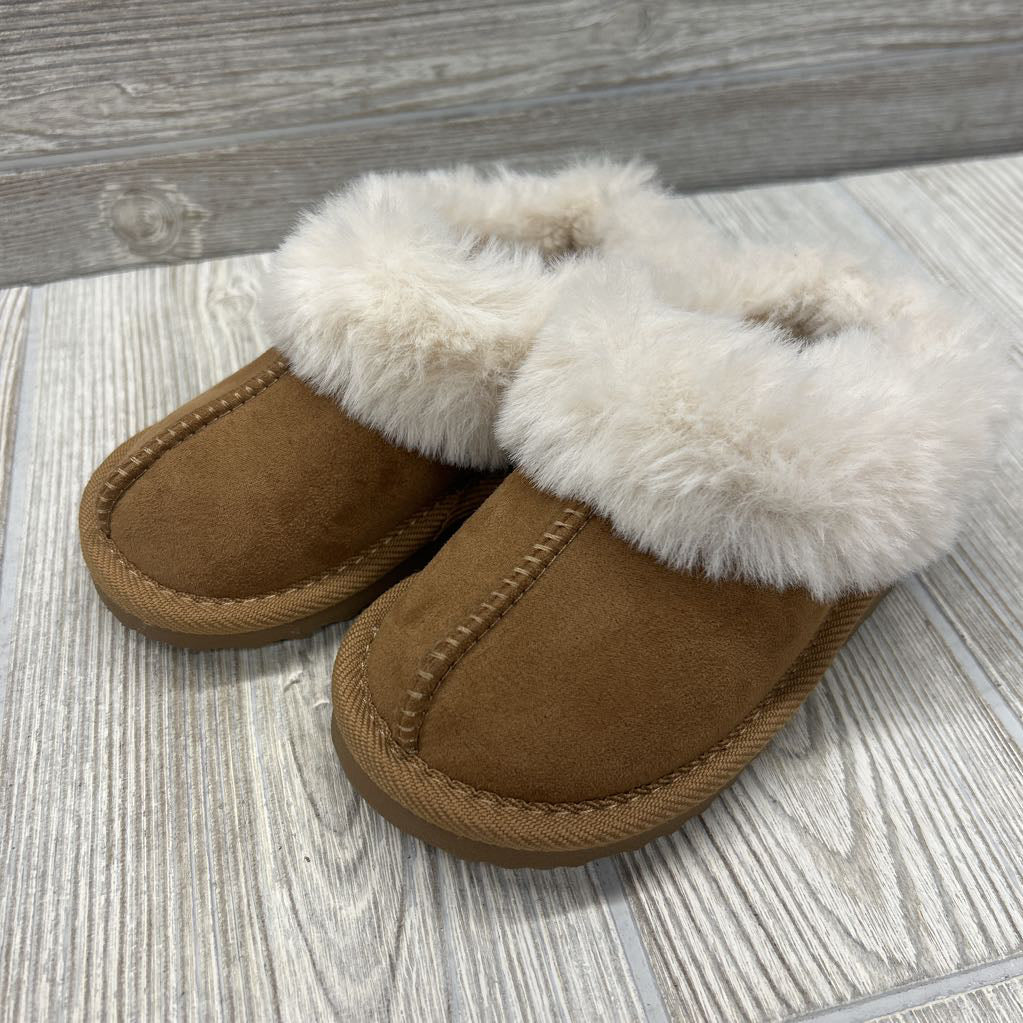Faux Fur Lined Slip On Shoes 7C