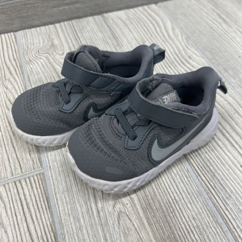 Revolution Velcro Shoes 6c
