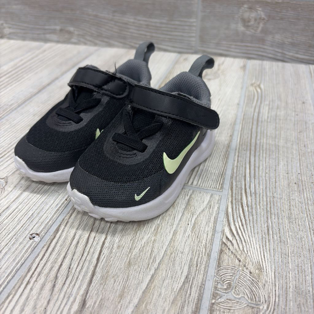 Revolution Velcro Sneakers 4C