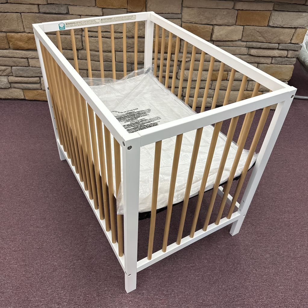 NEW Teddi Wooden Convertible Mini Crib