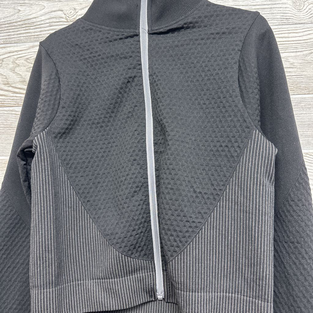 Textured Jacket, Crop Tank & Leggings 12
