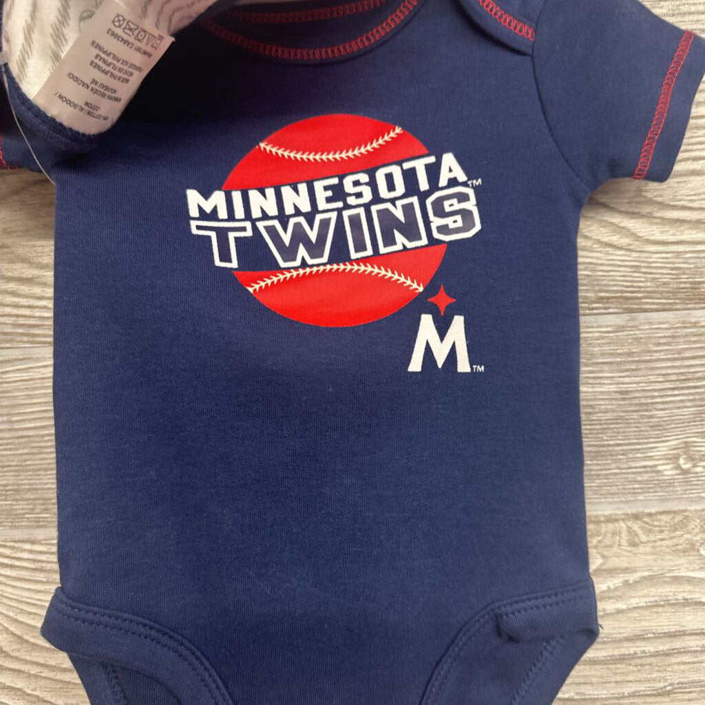 NEW Bodysuit Twins W/ Bib & Booties