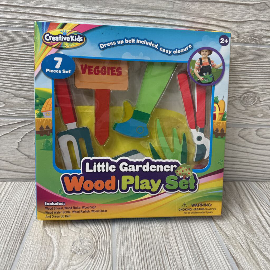 NEW Little Gardener Wood Playset