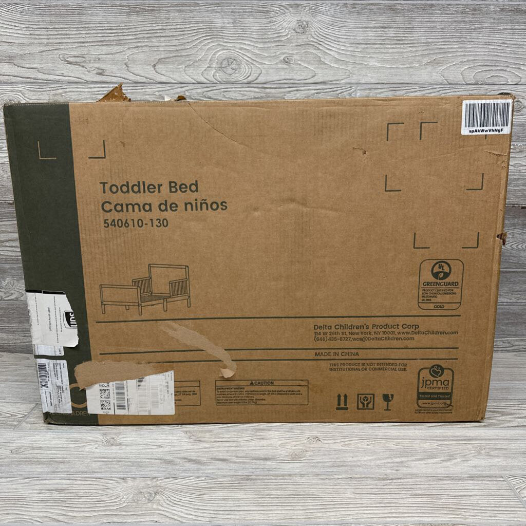 NEW Fancy Wooden Toddler Bed