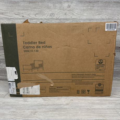 NEW Fancy Wooden Toddler Bed