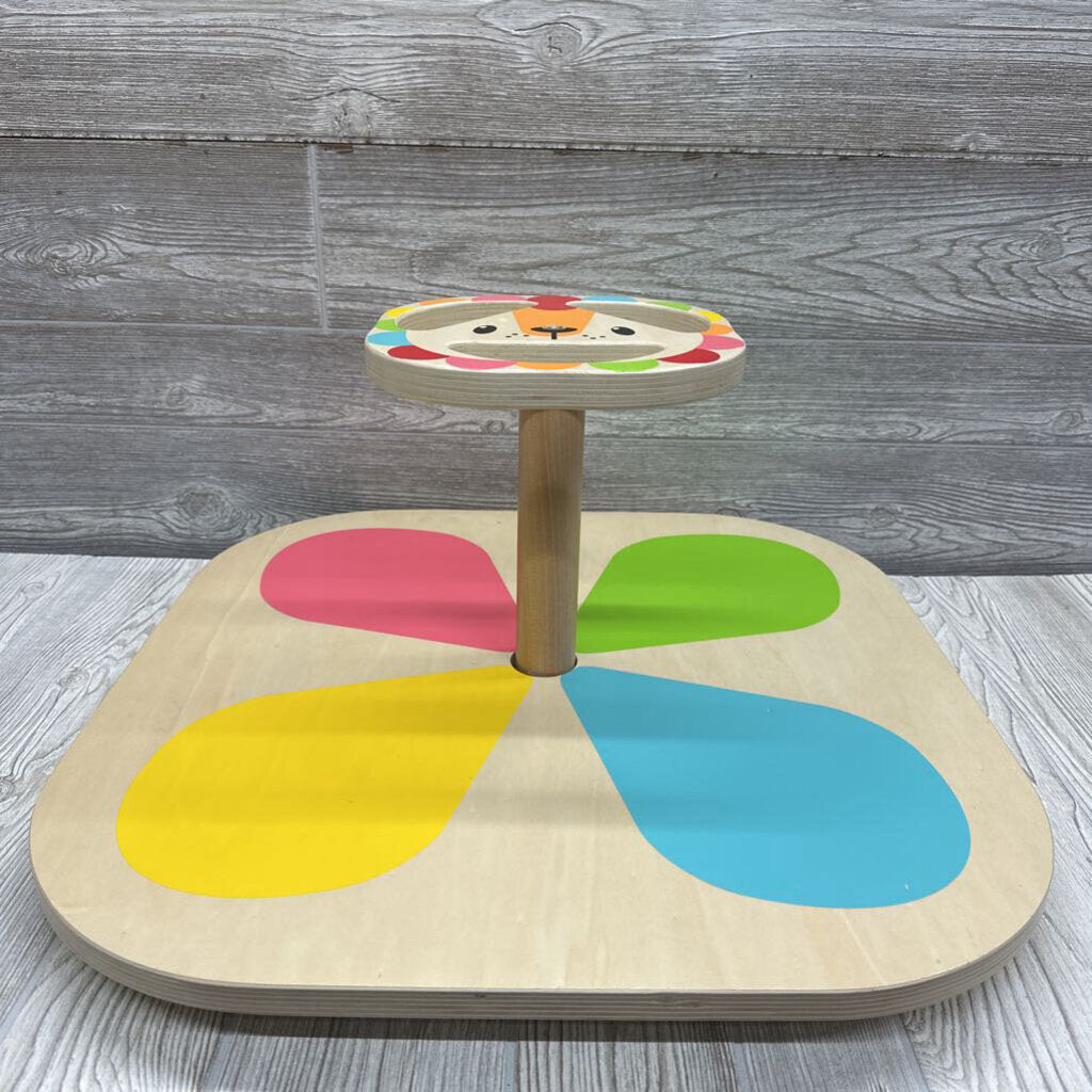 Wooden Lion Sit & Spin*
