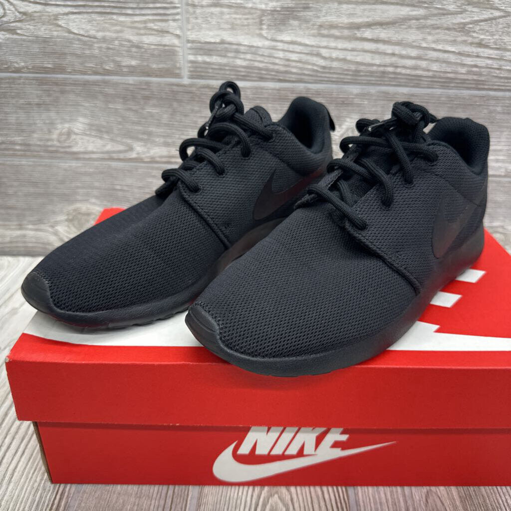 NEW Roshe One Sneakers