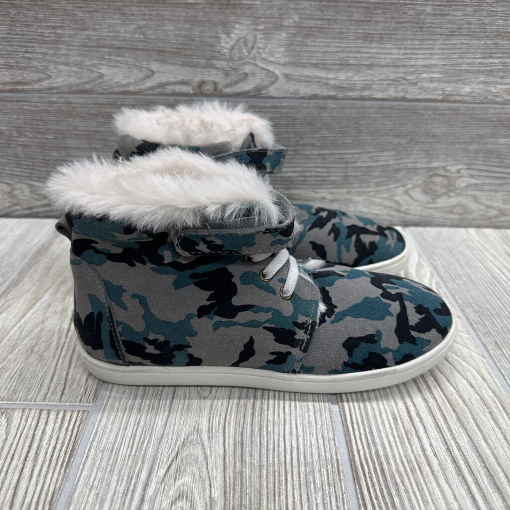 NEW Velcro High Top Camo Shoes Faux Fur