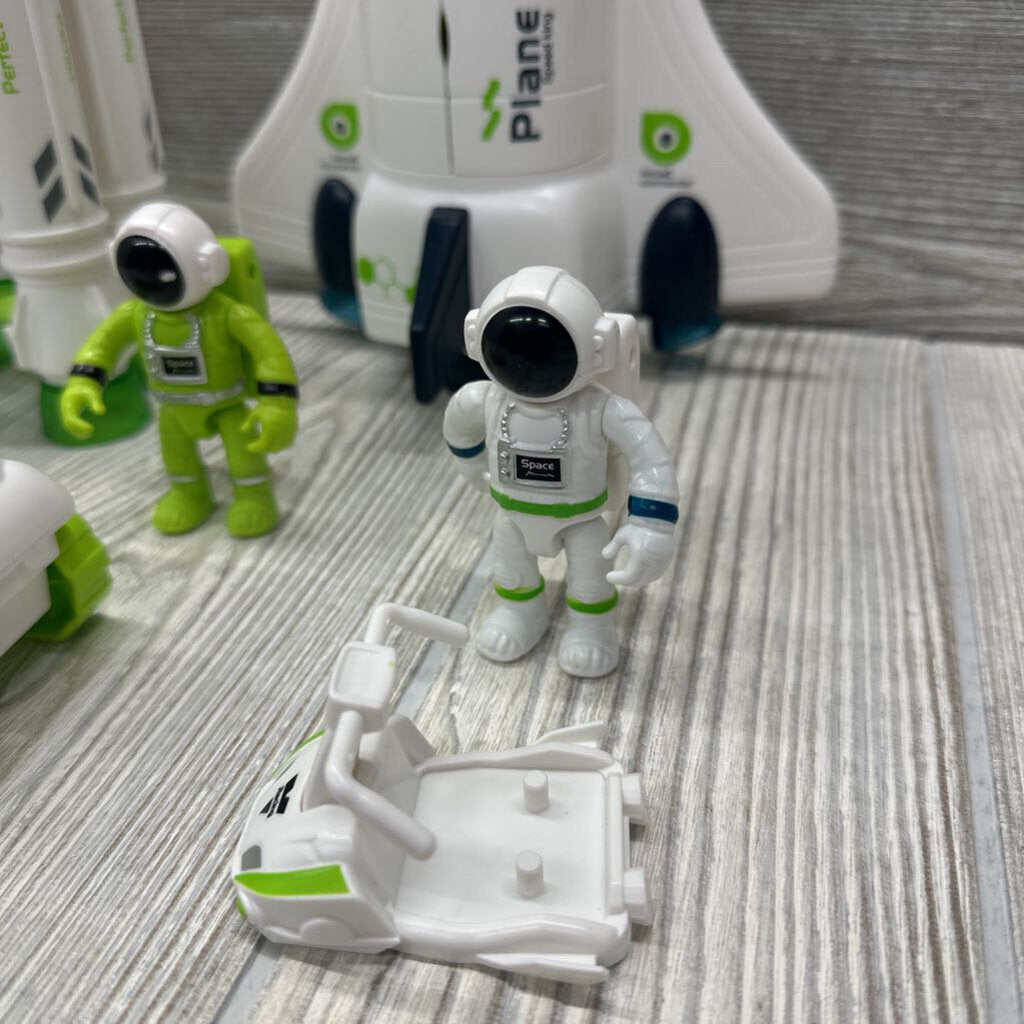 Space Shuttle, Rocket & Astronauts