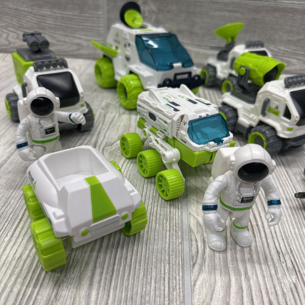 1 Space Exploration Vehicle, 2 Rovers, 3 Transporters with 2 Astronaut