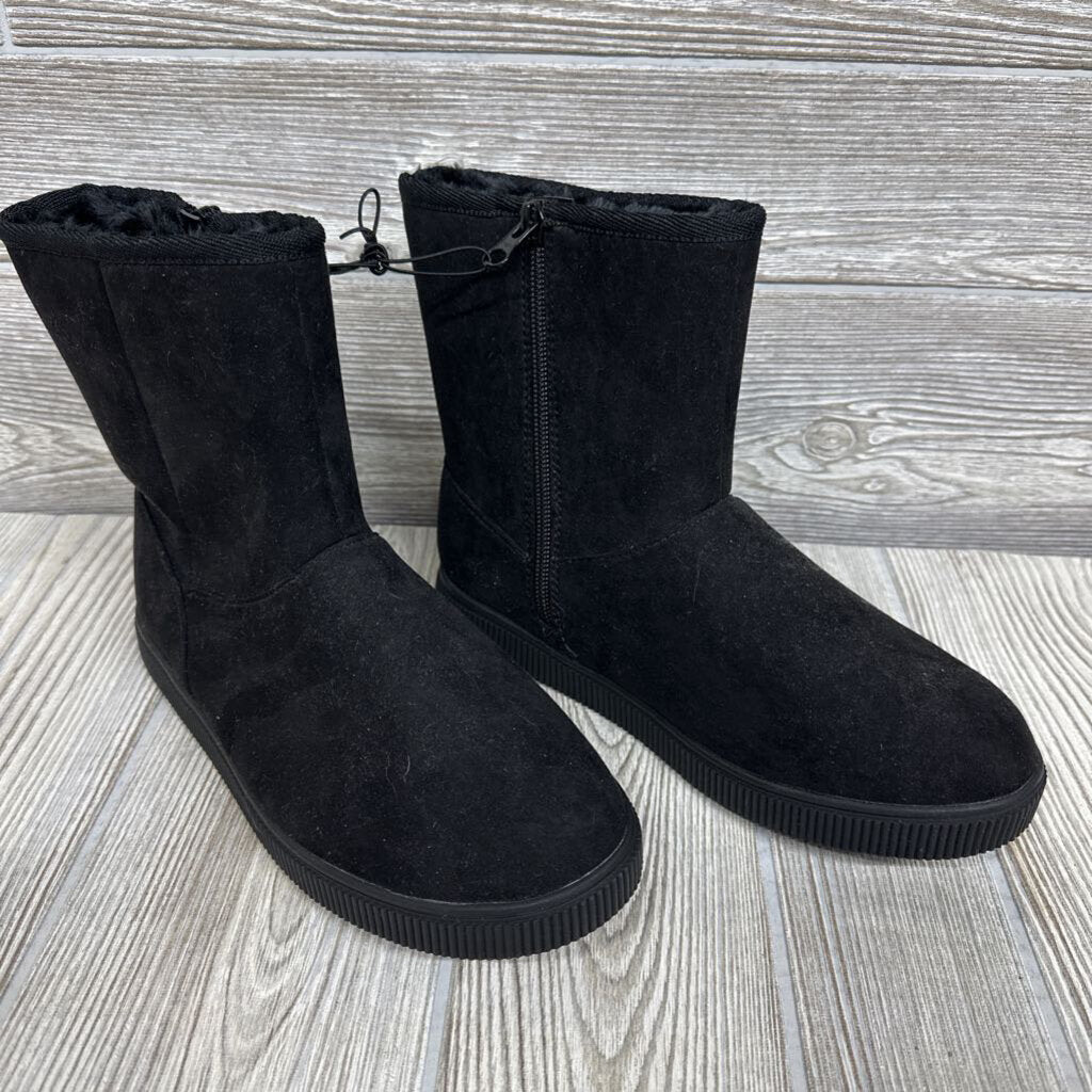 NEW Holland Side Zip Boots 4y