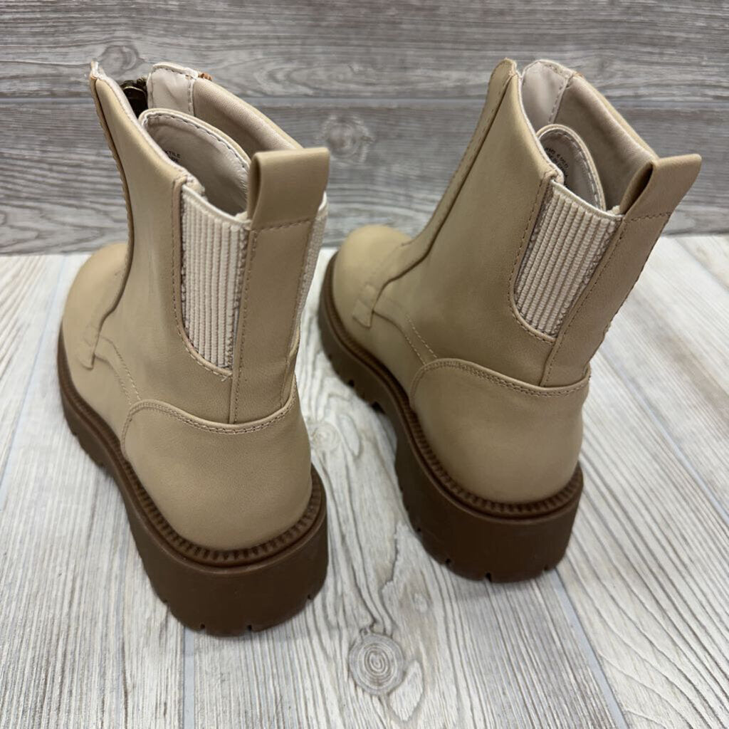 NEW Yuri Front Zipper Boots 6y