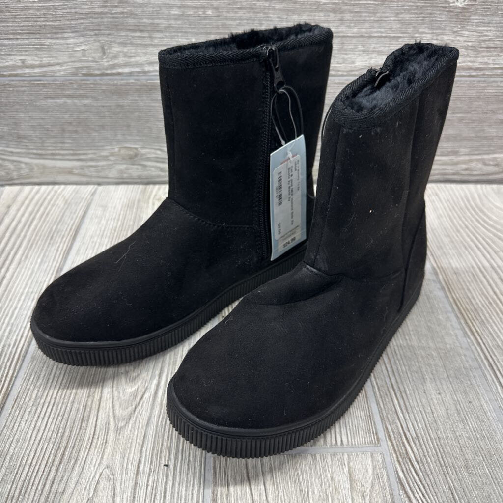 NEW Holland Side Zip Boots 2y