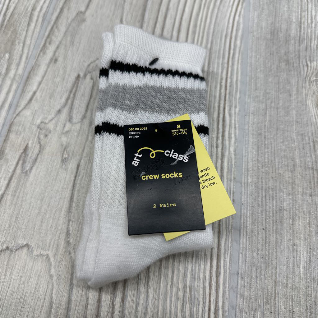 NEW 2 Pair Crew Socks 5.5-8.5c
