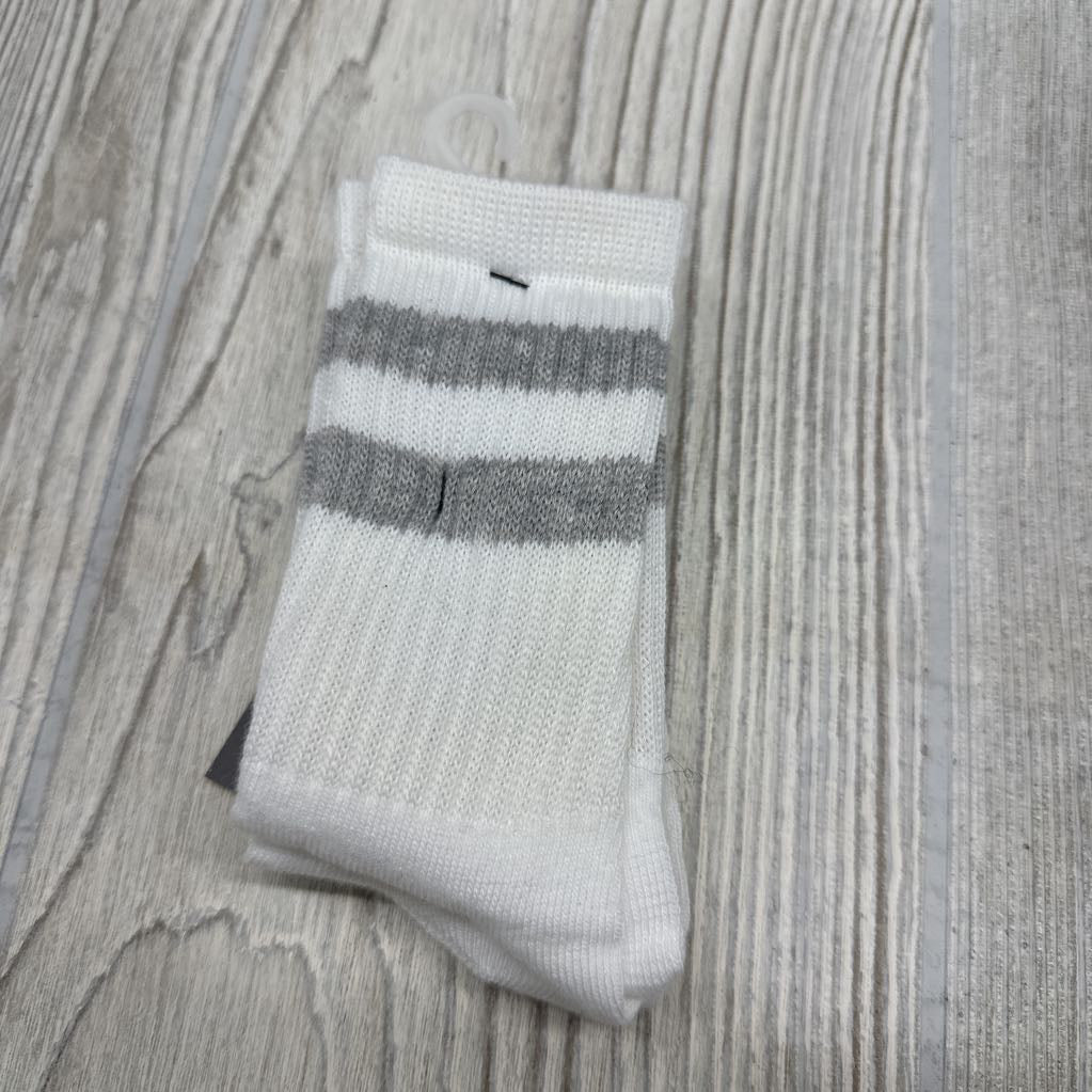 NEW 2 Pair Crew Socks 5.5-8.5c