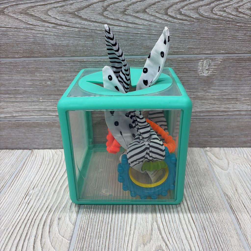 Rainbow Ring Drop Sensory Box