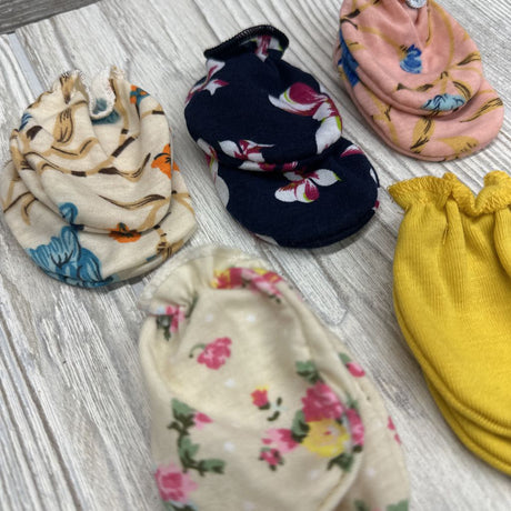 5 Pk No Scratch Mittens Flowers