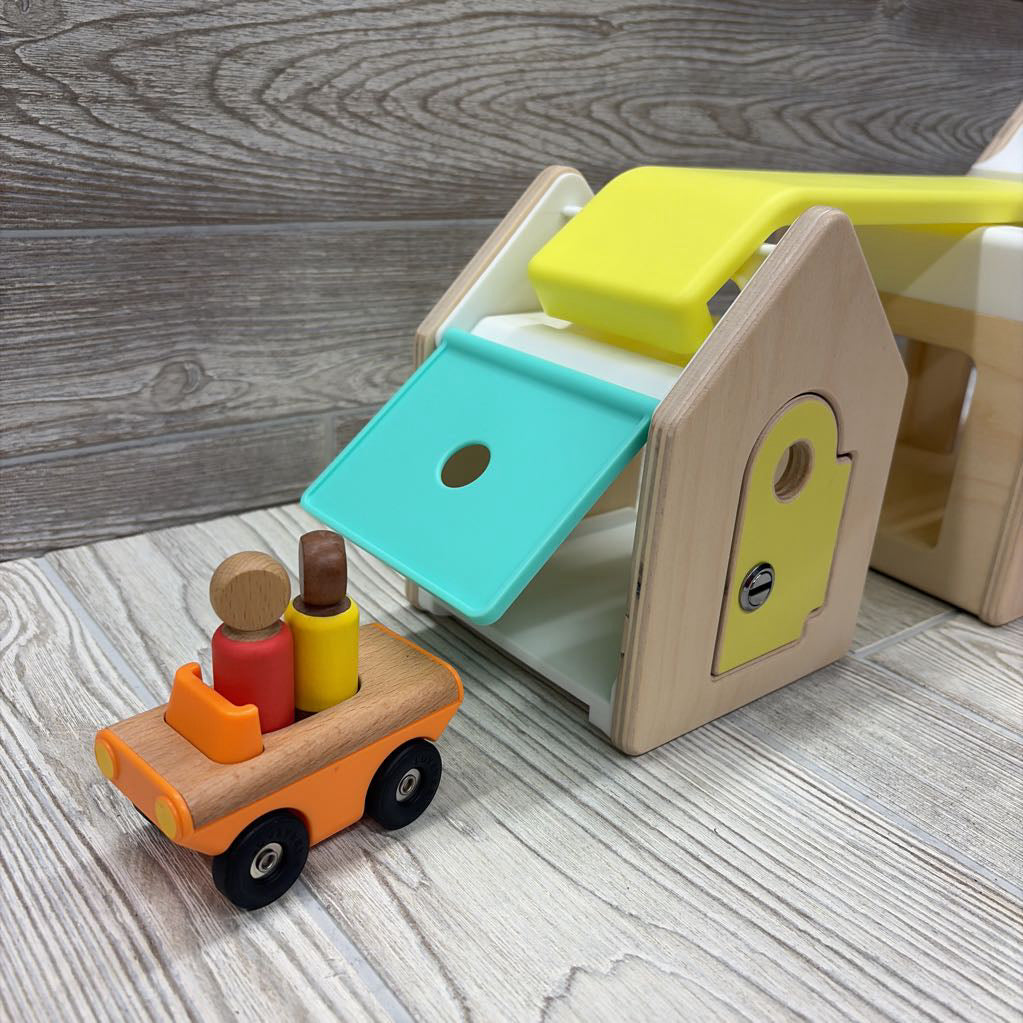 Lovevery Modular Playhouse & Wooden Accessories