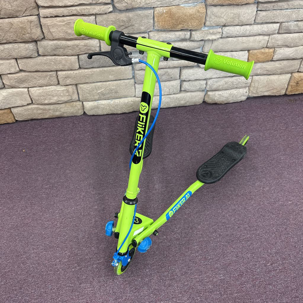 A-1 Flicker 3 Wheel Drift Wiggle Scooter