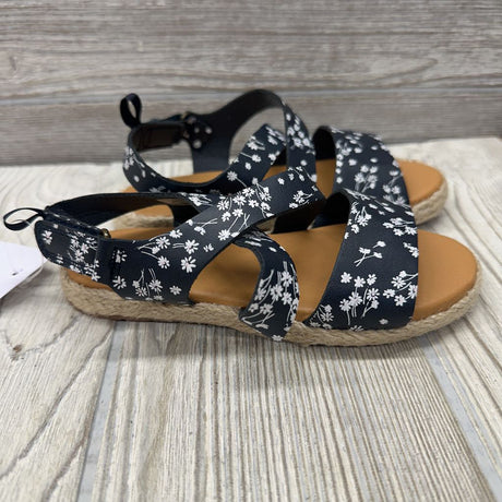NEW Petal Sandals Flowers 9c