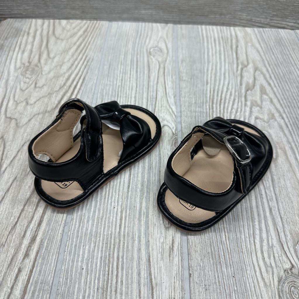 NEW Velcro Bow Sandals 6-12M