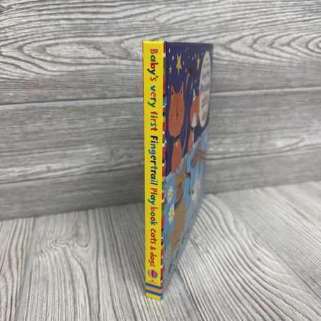 Usborne Fingertrail Playbook Cats & Dogs