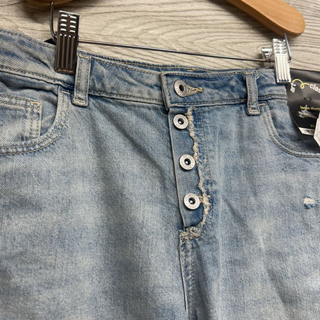 NEW Loose Mid Rise Above The Knee Denim Shorts 14