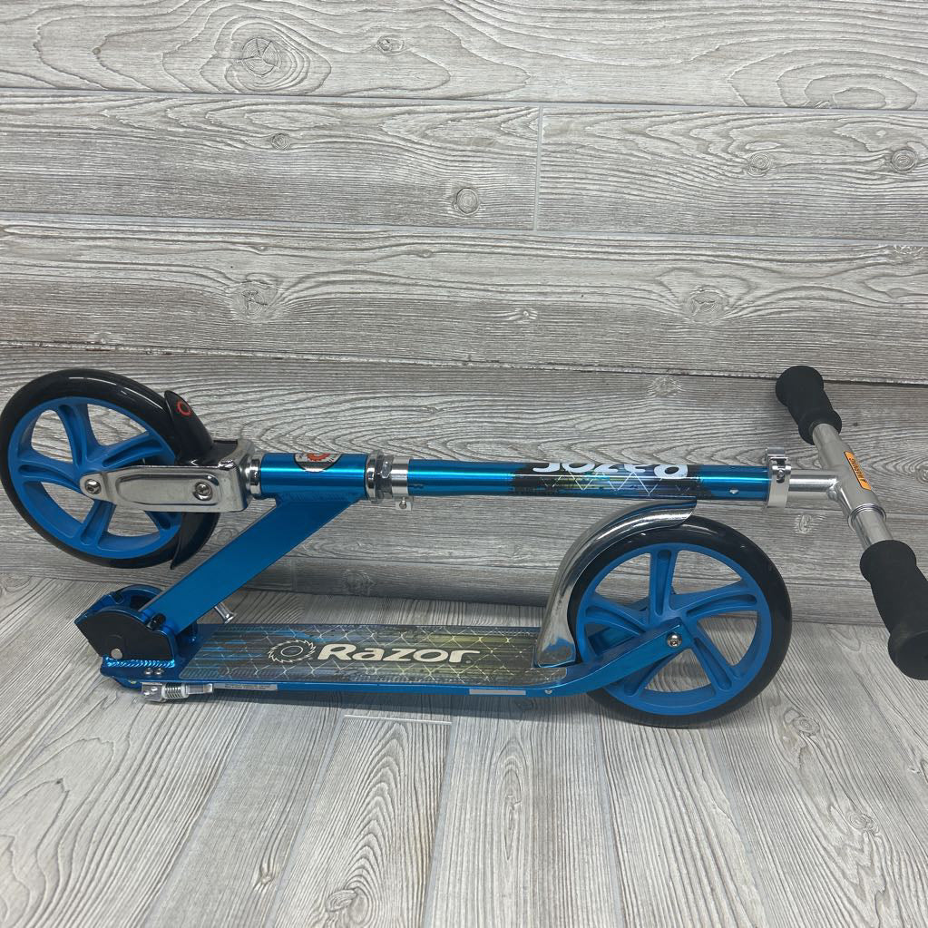 Luxe Kick Scooter