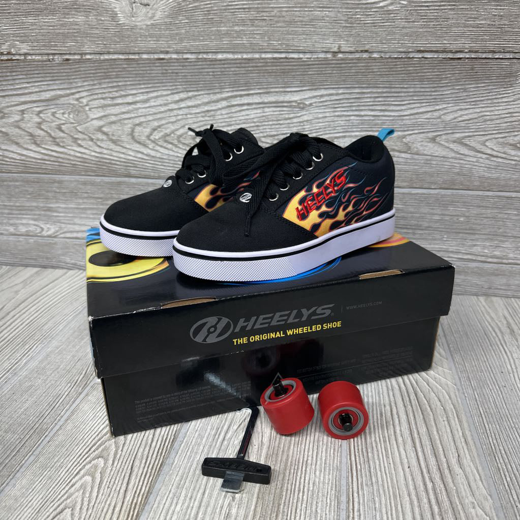 NEW Pro 20 Flame Print Skate Shoes 2y