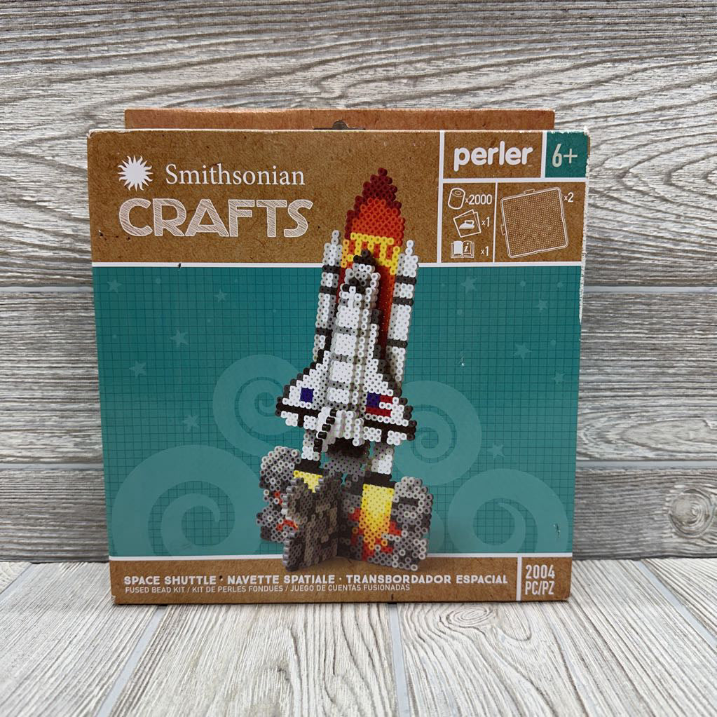 NEW Smithsonian Space Suttle Crafts