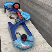 Cars GRC Jumping Raceway Playset with 2 Cars