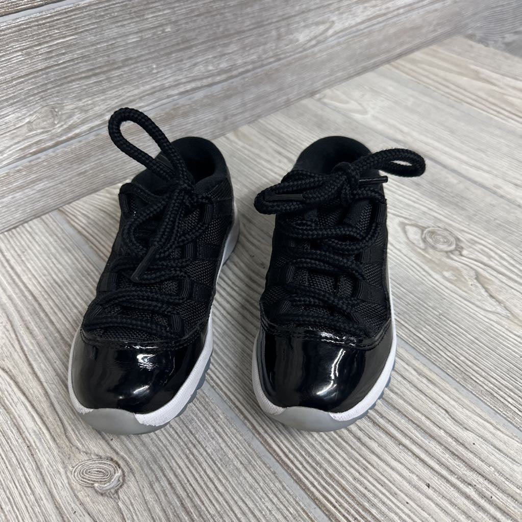 Retro 11 Low Space Jam Sneakers 10c