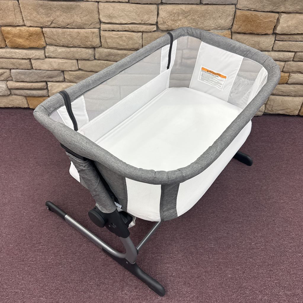 Beside Me Dreamer Bedside Bassinet