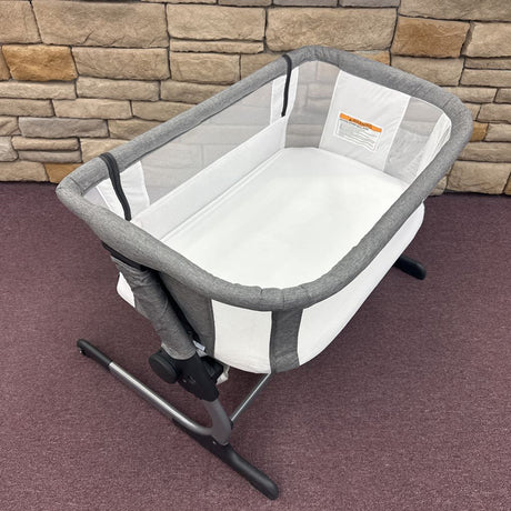 Beside Me Dreamer Bedside Bassinet