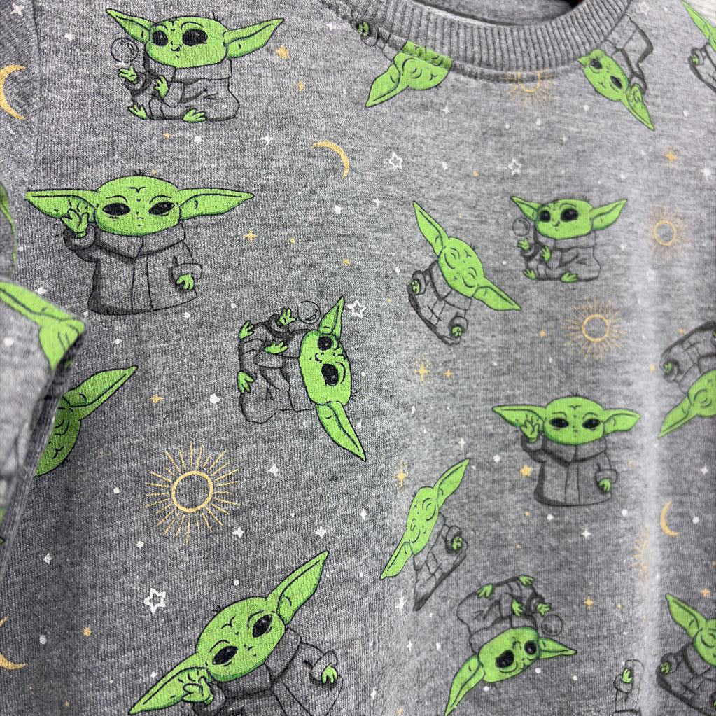 Crewneck Baby Yoda 7