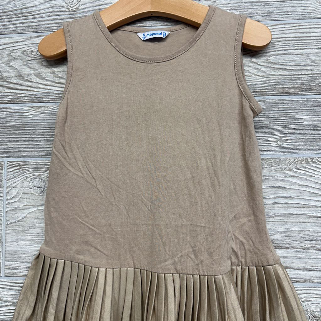 Sleeveless Pleated Dress 5