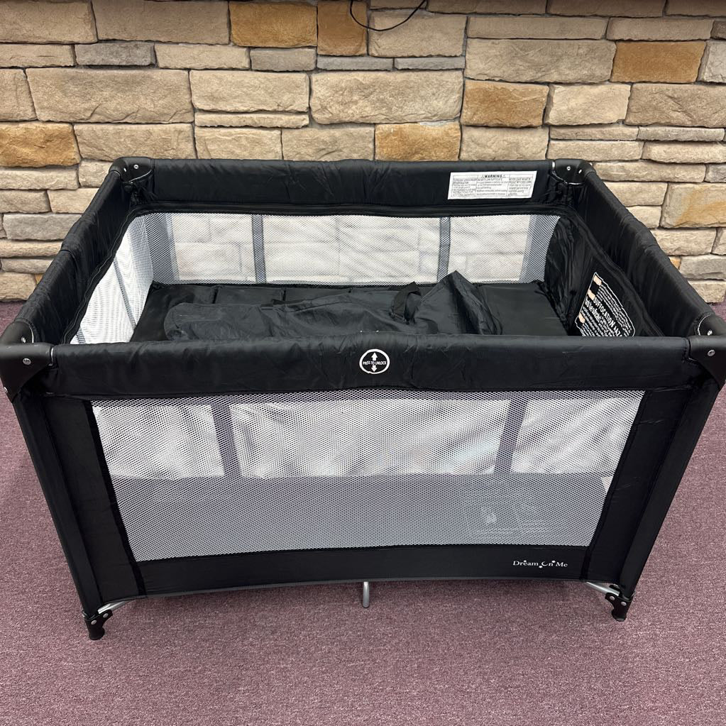 Zazzy Playard W/ Bassinet
