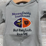 LS Bodysuit Mommy Loves Vikings Daddy Loves Bears 6-12M
