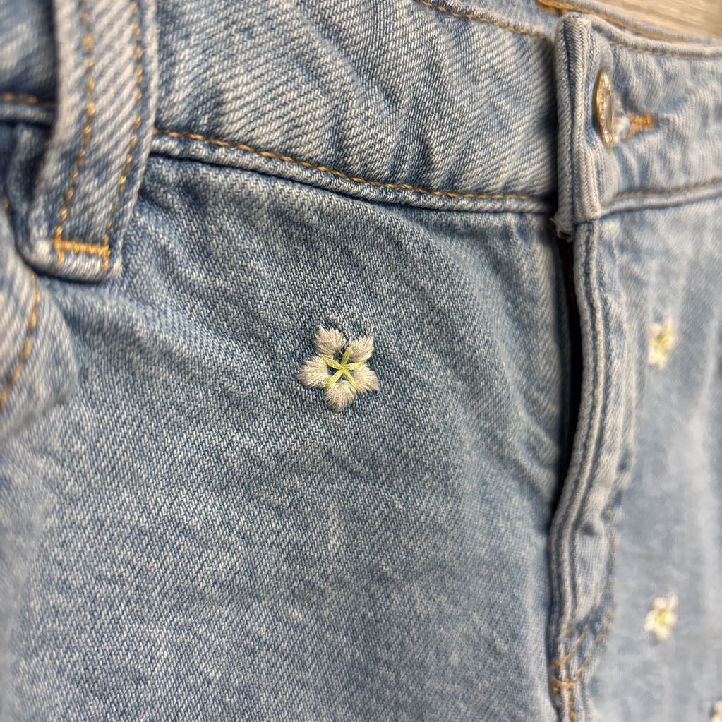 Denim Shorts Embroidered Flowers 10