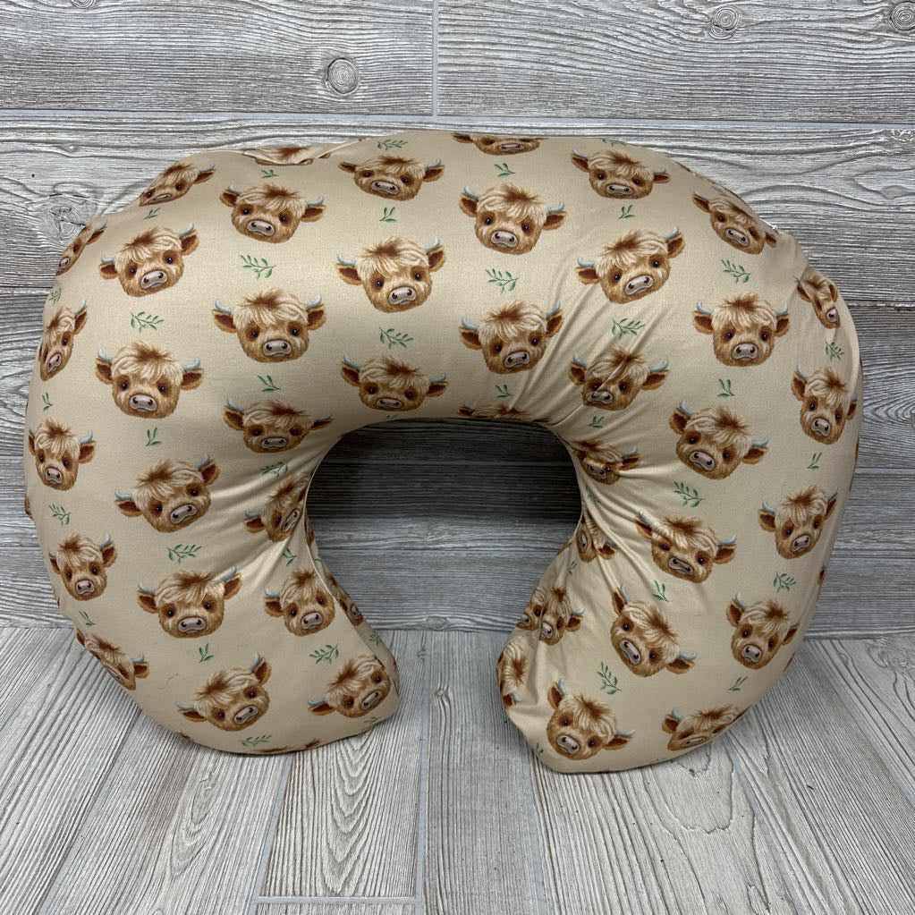Nursing Pillow & Cover Highland Cows