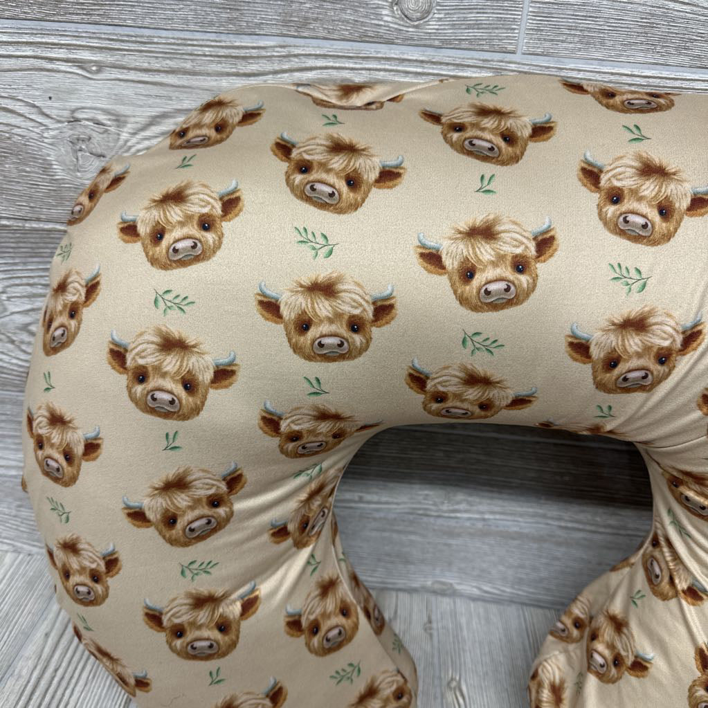Nursing Pillow & Cover Highland Cows